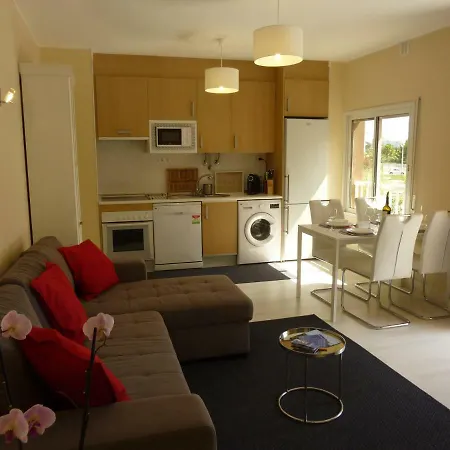 & Sea Apt, Fast Wifi, Airco, Private Parking And Pool Apartmán *