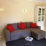 & Sea Apt, Fast Wifi, Airco, Private Parking And Pool Portimão