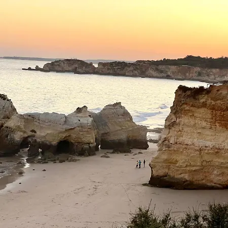 & Sea Apt, Fast Wifi, Airco, Private Parking And Pool Apartment *