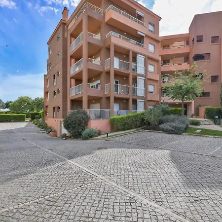 Apartment & Sea Apt, Fast Wifi, Airco, Private Parking And Pool Portimao