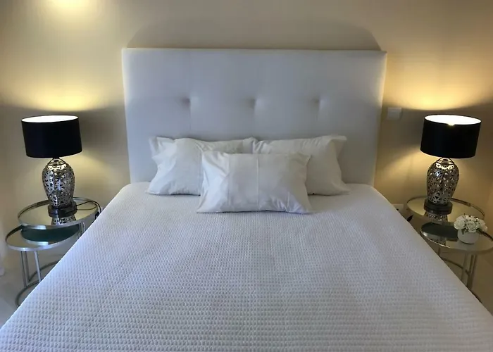 & Sea Apt, Fast Wifi, Airco, Private Parking And Pool