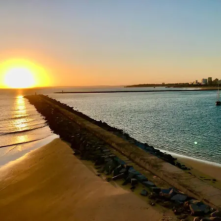 & Sea Apt, Fast Wifi, Airco, Private Parking And Pool Apartament