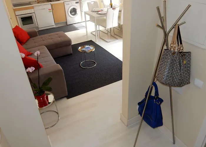 & Sea Apt, Fast Wifi, Airco, Private Parking And Pool *